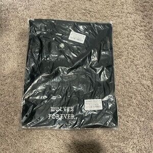 Black wolves forever tank xl